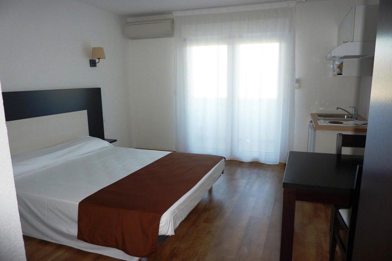 Adonis Saint Florent Aparthotel Екстериор снимка